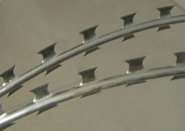 Hot dipped galvanized BTO 10 razor blade barbed wire