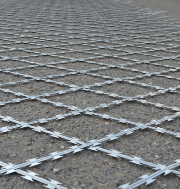 Galvanized razor blade mesh welded netting sheet